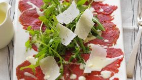 Carpaccio in salsa Roquefort