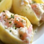 Conchiglioni ripieni di gamberi