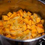 Crema di pollo alle arachidi