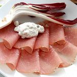 Culatello con mousse di funghi porcini