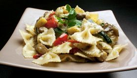 Farfalle con melanzane e zucchine