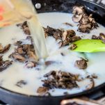 Filetti di manzo con panna e funghi