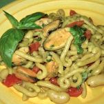 Gramigna ai fagioli e frutti di mare