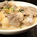 Gulasch di vitello con la panna