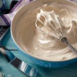 Iniziate a montare gli albumi con un mixer