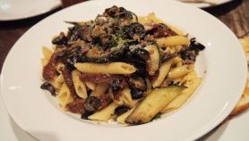 Mezze penne con sarde e melanzane