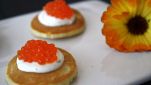 Blinis con uova di salmone