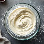 Amido di mais, lievito, albumi e acqua