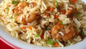 Riso e gamberetti alla bengalese