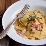 Rombi di pasta all&#8217;uovo in brodo