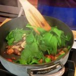 Salmone con funghi e spinaci