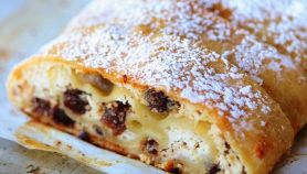 Strudel di ricotta e uvetta