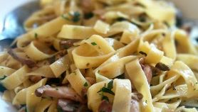 Tagliatelle carciofi e funghi