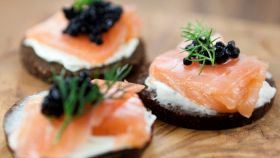 Tartine caviale e salmone