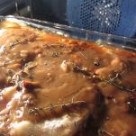 Braciole di maiale al forno con zucchine