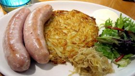 Brätwurst di vitello con rösti di patate