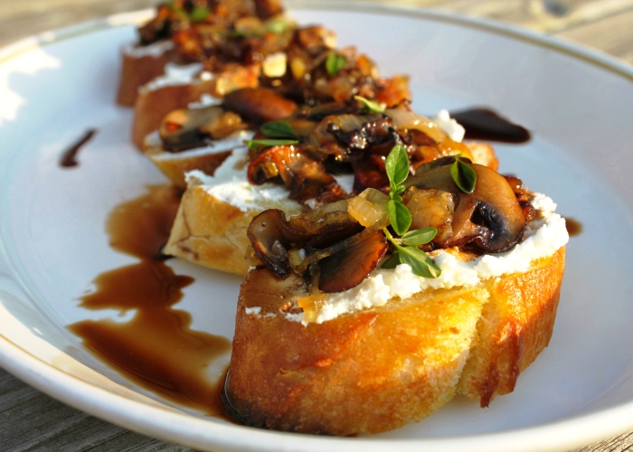 Ricetta Crostini Con Gamberi E Funghi Le Ricette Di Buonissimo