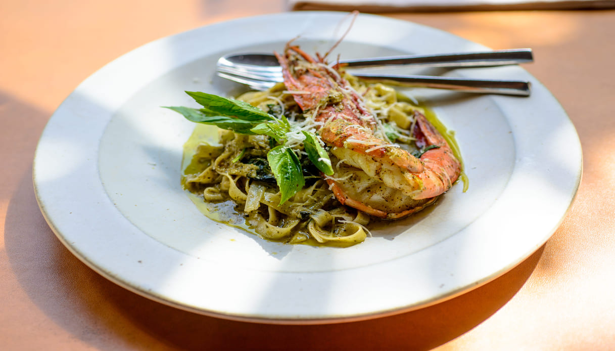 Pasta con frutti di mare e polpetti