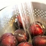 Involtini di maiale con le prugne