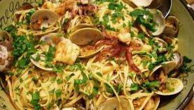 Pasta con frutti di mare e polpetti
