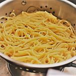 Spaghetti cacio e zafferano