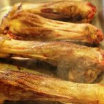 Stinco di vitello alle prugne