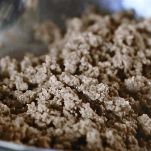 Timballo di patate farcito con funghi e polpettine