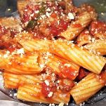 Tortiglioni alla crema di ragù