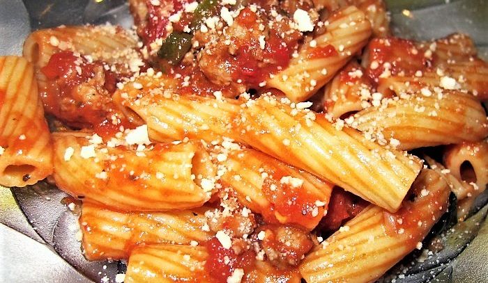 Tortiglioni con ragu veloce