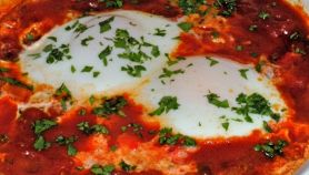 Uova con salsiccia