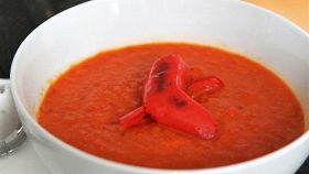 Zuppa di peperoni arrostiti