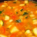 Zuppa di pomodoro e fagioli di Lima