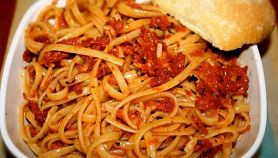 Bavette con sugo di pomodori secchi