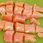 Biscotti con pollo sedano e noci