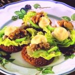 Biscotti con pollo sedano e noci