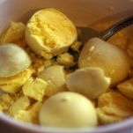 Bulbi oculari iniettati di sangue