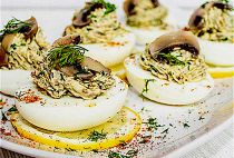 Uova sode con maionese e funghi