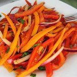 Carote e peperoni in padella