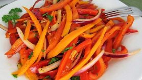 Peperoni e carote in padella
