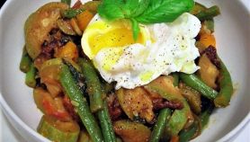 Cianfotta con le uova