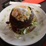 Insalata con gamberetti e noce di cocco