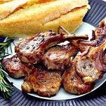 Costolette d&#8217;agnello all&#8217;aglio