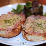 Crostoni di pane con pancetta