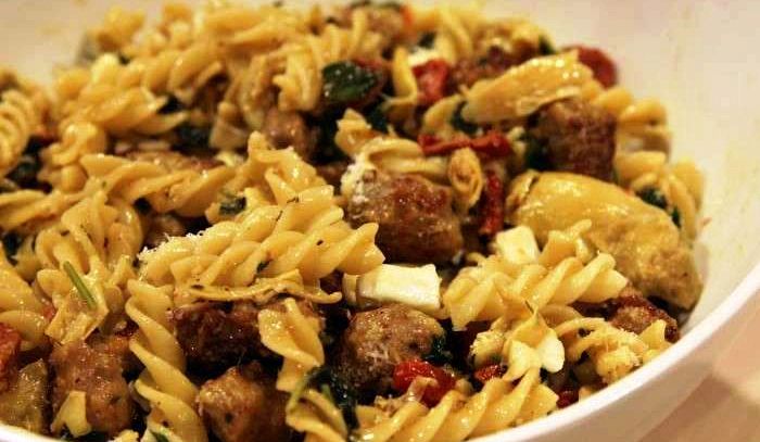 Fusilli al ragù di polpettine e asparagi