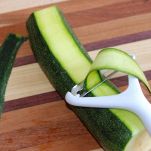 Insalata di zucchine crude allo yogurt