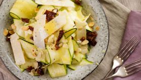 Insalata di zucchine crude allo yogurt