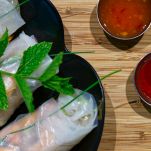 Piatto con involtini di gamberi