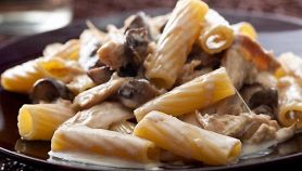 Maccheroni al ragù di vitello e funghi