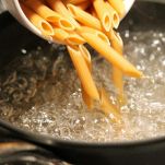 Maccheroni con salsa di peperoni