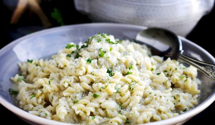 Maccheroni con sugo di cavolfiore